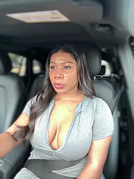 Snapshot of Belle___ chatting on 02-07-25, 04:35 Belle online show from 02-07-25, 04:35