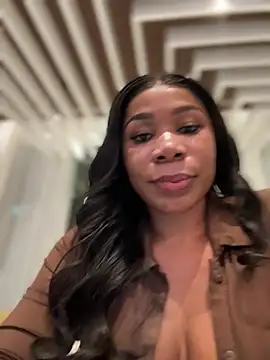 Snapshot of Belle___ chatting on 02-09-25, 12:17 Belle online show from 02-09-25, 12:17