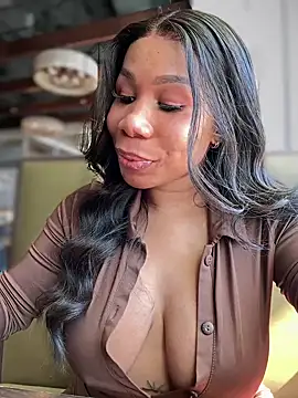 Snapshot of Belle___ chatting on 02-21-25, 05:42 Belle online show from 02-21-25, 05:42