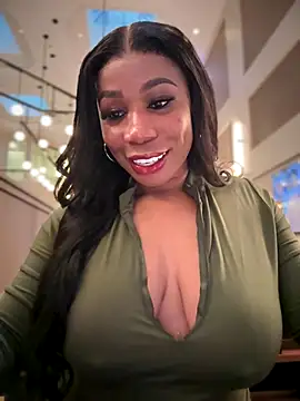 Snapshot of Belle___ chatting on 11-01-25, 10:34 Belle online show from 11-01-25, 10:34