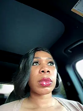 Snapshot of Belle___ chatting on 11-14-25, 10:18 Belle online show from 11-14-25, 10:18