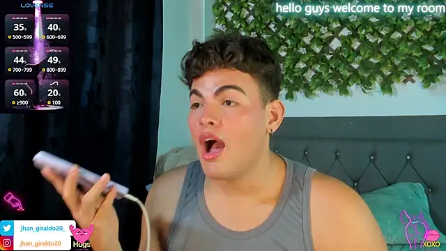 Snapshot of kamii_22 chatting on 12-18-25, 08:04 kamii 22 online show from 12-18-25, 08:04