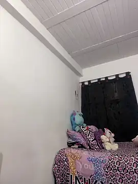 AlondraDiossa03 online show from 10-28-25, 07:05