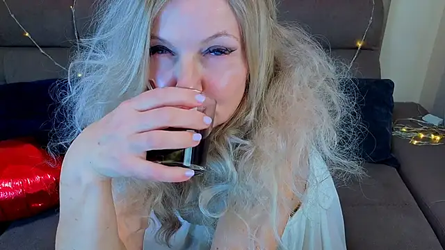 Snapshot of Abby_Moore_ chatting on 02-26-26, 01:54 Abby Moore online show from 02-26-26, 01:54