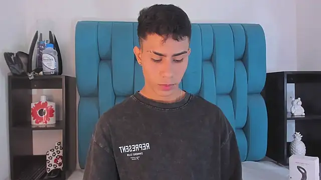 AlanNaughty online show from 12-31-24, 07:51