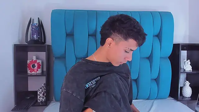 AlanNaughty online show from 01-04-25, 08:37