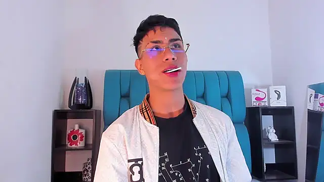 AlanNaughty online show from 01-19-25, 12:49