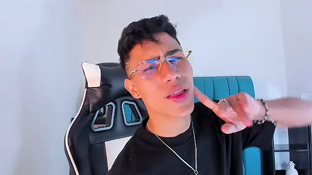 AlanNaughty online show from 02-06-25, 08:56