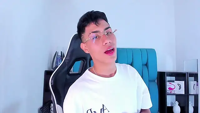 AlanNaughty online show from 02-07-25, 08:31