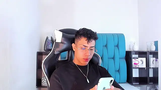 AlanNaughty online show from 02-26-25, 08:33