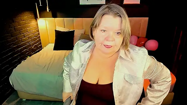 Shannonshine online show from 02-18-26, 01:40