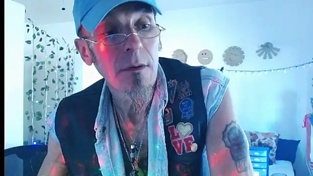 Snapshot of mycock2474u chatting on 02-25-25, 02:58 mycock2474u online show from 02-25-25, 02:58