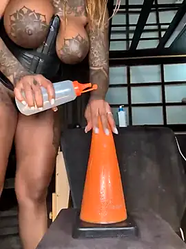 DarkDea online show from 02-10-25, 11:34