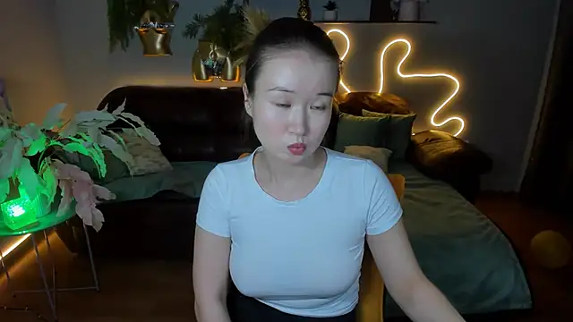 PollyOcean online show from 12-19-24, 02:46