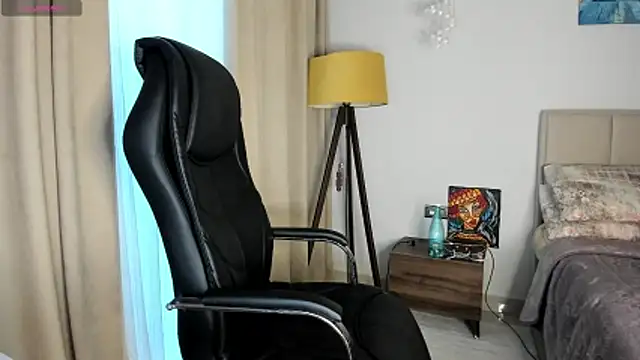 Snapshot of Colette__1977 chatting on 02-18-26, 06:09 Colette 1977 online show from 02-18-26, 06:09