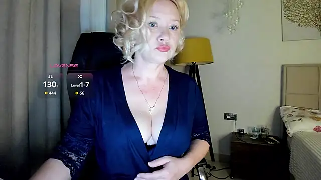 Snapshot of Colette__1977 chatting on 06-27-26, 07:57 Colette 1977 online show from 06-27-26, 07:57