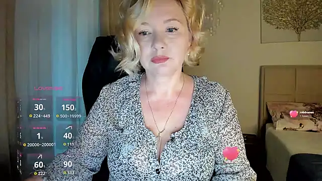Snapshot of Colette__1977 chatting on 07-06-26, 08:22 Colette 1977 online show from 07-06-26, 08:22