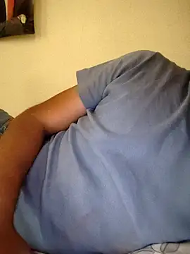 Snapshot of Mahmut_34_34_ chatting on 09-17-25, 08:38 Mahmut 34 34 online show from 09-17-25, 08:38