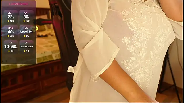 sneha hussy online show from 11-22-25, 10:09