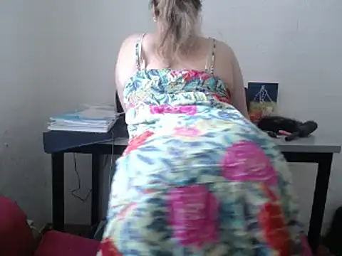 Snapshot of Milana235 chatting on 03-19-25, 06:57 Milana235 online show from 03-19-25, 06:57