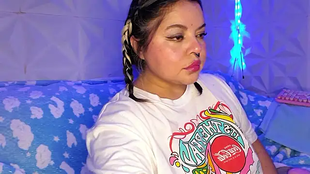 Snapshot of Satyn_doll chatting on 12-01-24, 08:31 Satyn doll online show from 12-01-24, 08:31