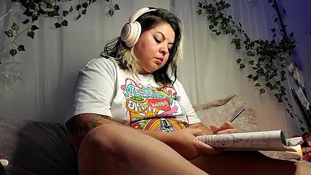 Snapshot of Satyn_doll chatting on 12-02-24, 02:31 Satyn doll online show from 12-02-24, 02:31