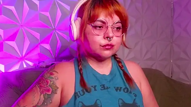 Snapshot of Satyn_doll chatting on 09-19-25, 11:27 Satyn doll online show from 09-19-25, 11:27