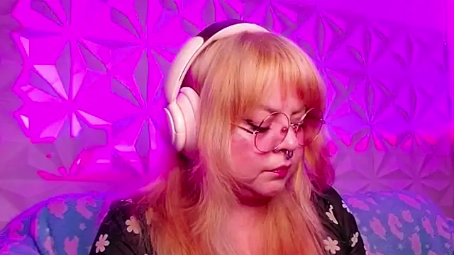 Snapshot of Satyn_doll chatting on 09-30-25, 03:00 Satyn doll online show from 09-30-25, 03:00