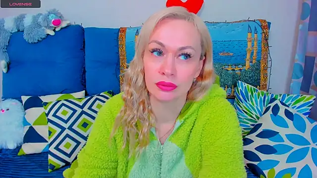 EllenMoore online show from 12-21-24, 02:41