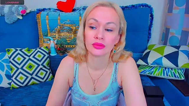 EllenMoore online show from 12-24-24, 05:49