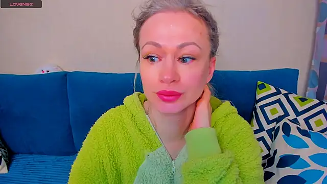 EllenMoore online show from 10-13-25, 03:06