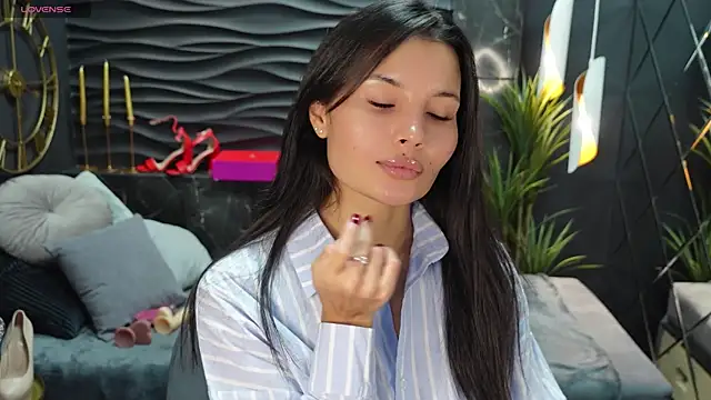 Snapshot of ErikaSoft chatting on 01-11-25, 06:03 ErikaSoft online show from 01-11-25, 06:03