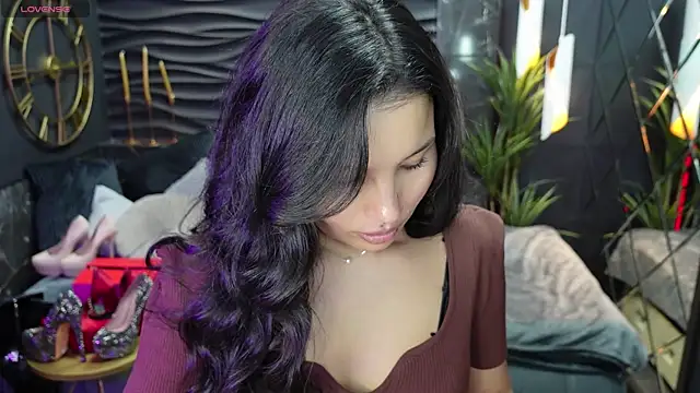 Snapshot of ErikaSoft chatting on 02-04-25, 01:38 ErikaSoft online show from 02-04-25, 01:38