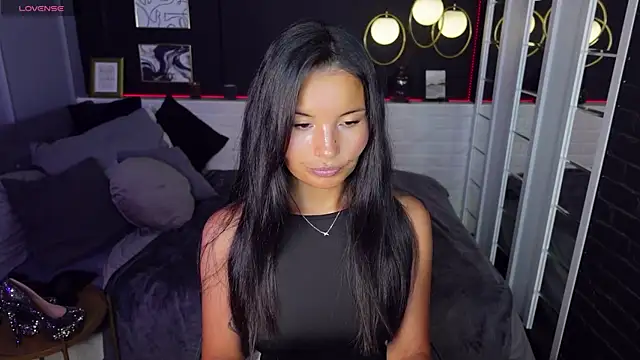 Snapshot of ErikaSoft chatting on 03-02-25, 05:44 ErikaSoft online show from 03-02-25, 05:44