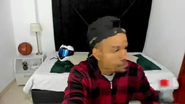 Snapshot of anhtony_wayans chatting on 10-15-25, 12:00 anhtony wayans online show from 10-15-25, 12:00