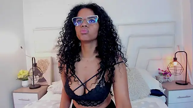 Ellie Alves online show from 12-26-24, 03:20