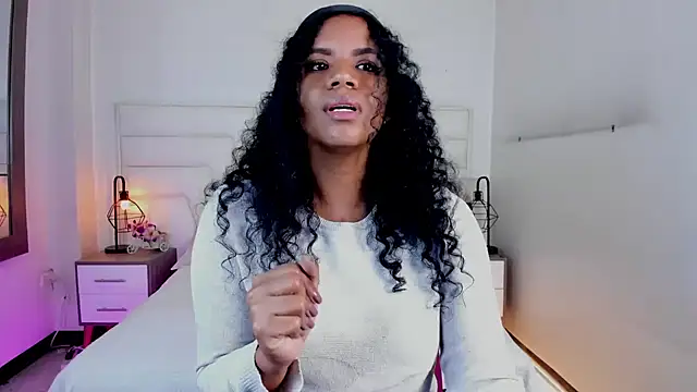 Ellie Alves online show from 02-18-25, 01:11