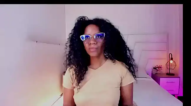 Ellie Alves online show from 02-24-25, 01:21