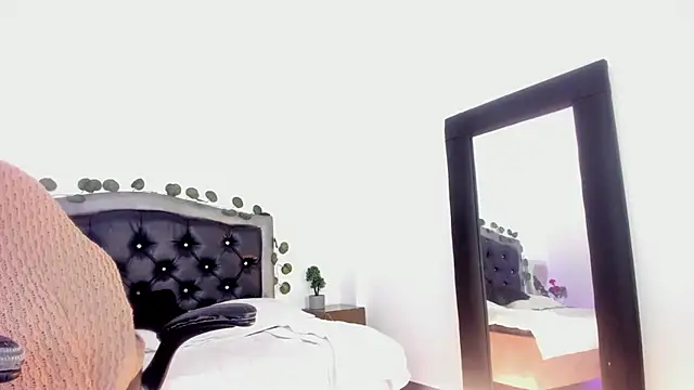 Ellie Alves online show from 03-20-25, 06:42