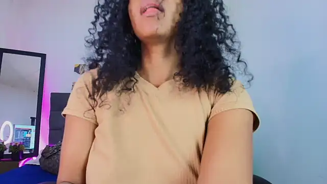 Ellie Alves online show from 09-09-25, 12:48