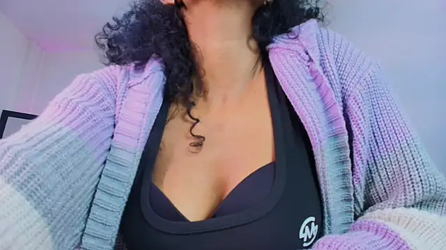 Ellie Alves online show from 09-11-25, 01:00