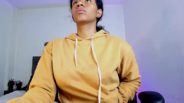 Ellie Alves online show from 10-06-25, 02:03