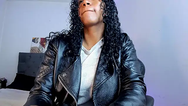 Ellie Alves online show from 10-07-25, 02:14