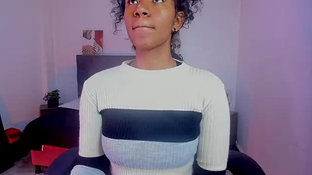 Ellie Alves online show from 11-25-25, 03:45