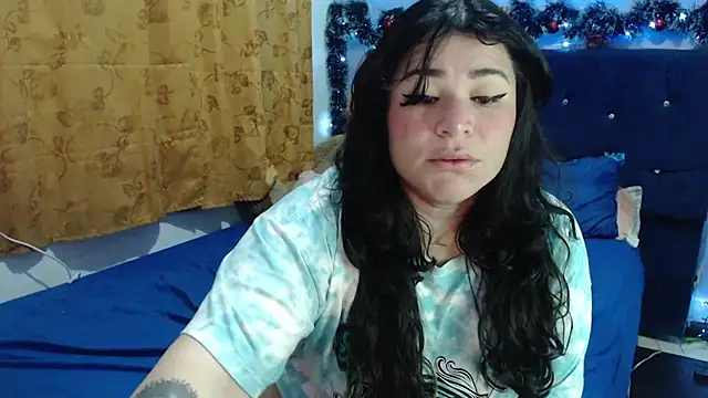 Snapshot of ANGELIQUE_KLANE chatting on 12-21-25, 11:01 ANGELIQUE KLANE online show from 12-21-25, 11:01