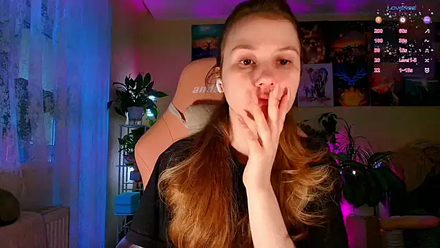 Snapshot of GoodWitch_ chatting on 12-23-25, 07:50 GoodWitch online show from 12-23-25, 07:50