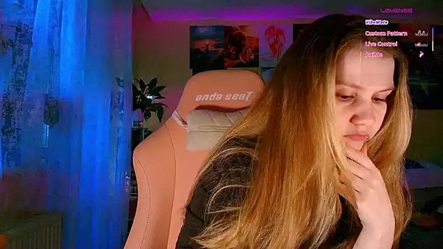 Snapshot of GoodWitch_ chatting on 02-19-26, 07:15 GoodWitch online show from 02-19-26, 07:15