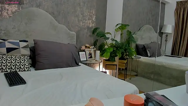 LisaCroft online show from 02-09-26, 06:28