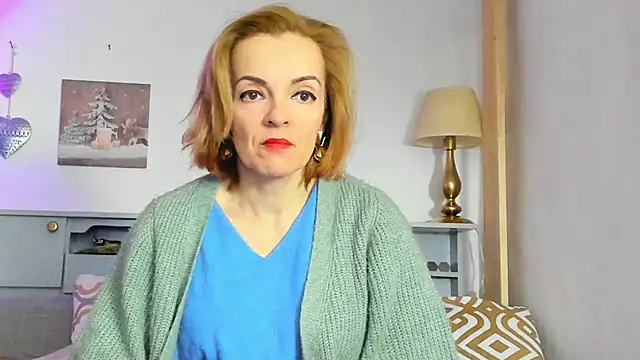 Snapshot of KateConner chatting on 02-11-25, 08:42 KateConner online show from 02-11-25, 08:42