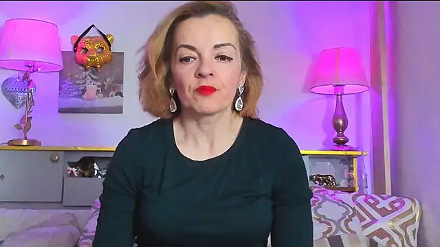 Snapshot of KateConner chatting on 03-22-25, 11:42 KateConner online show from 03-22-25, 11:42